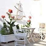 Elena & 3* Piso Livadi