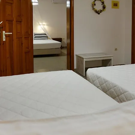Aparthotel Elena & Piso Livadi