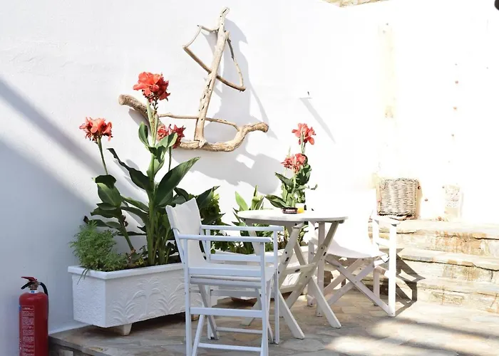 Elena & 3* Πίσω Λιβάδι