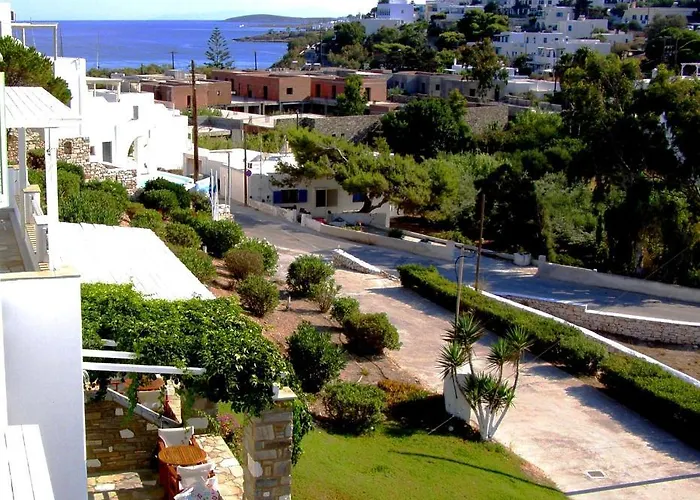 Elena & 3* Πίσω Λιβάδι