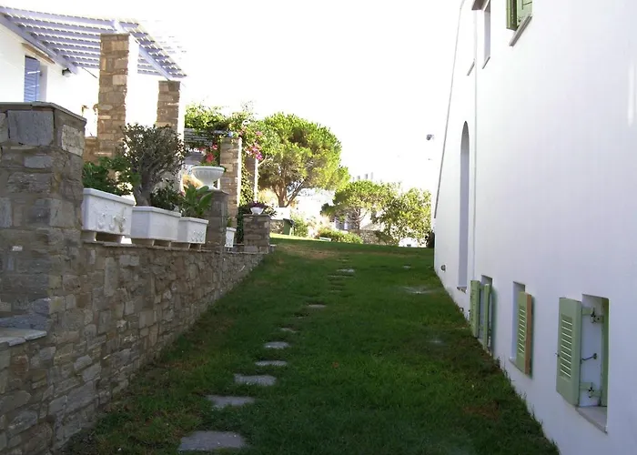 Elena & Ξενοδοχείο με διαμερίσματα Πίσω Λιβάδι