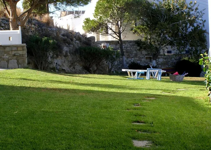 Ξενοδοχείο με διαμερίσματα Elena & 3*