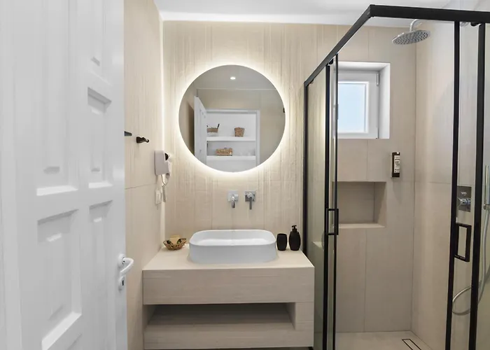 Elena & Ξενοδοχείο με διαμερίσματα Πίσω Λιβάδι