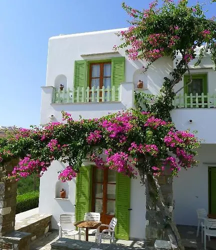 Elena & Πίσω Λιβάδι